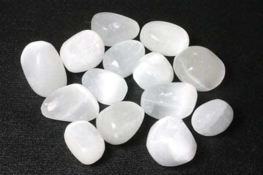 0,5kg Selenit Trommelsteine Marokko L