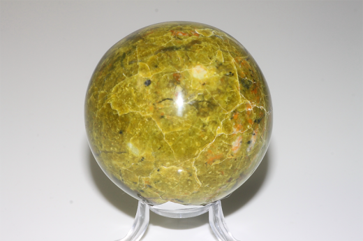 Kiwi-Opal ball 70-80mm Madagascar