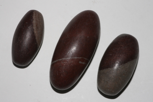 Shiva-Lingam 4-5 cm (gelber Button)