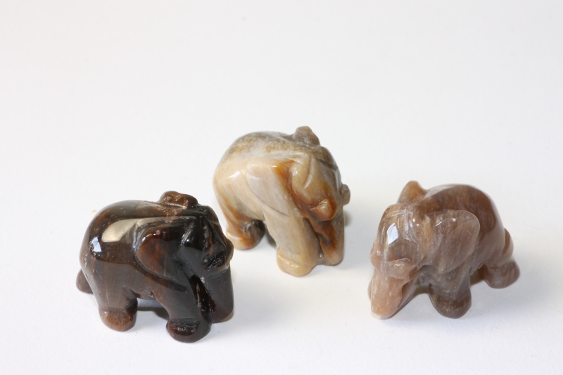 Set of 3 elephants approx. 27x20mm different wood Burma