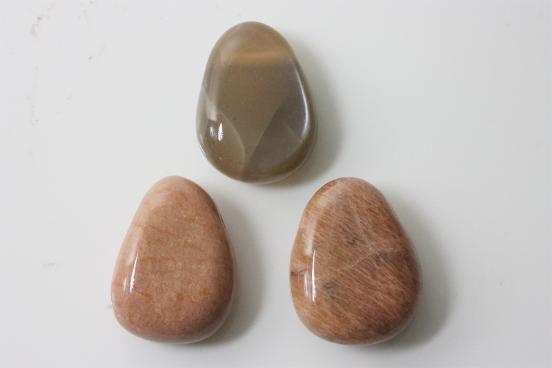 5erSet Mondstein orange Trommelstein gebohrt