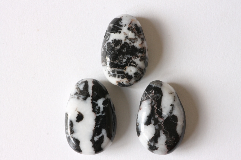 Set of 5 zebra jasper tumbled stone drilled