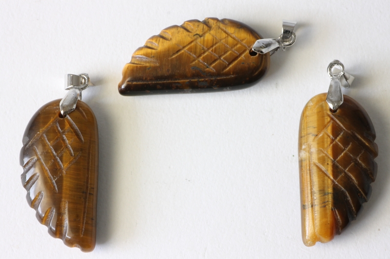 3pcs. Tiger eye pendant wings