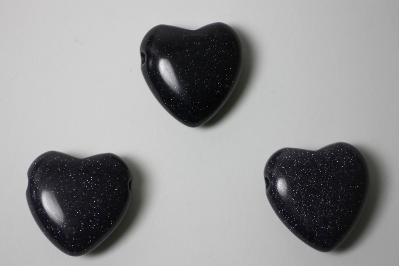 Set of 3 hearts 30mm drilled blue sandstone