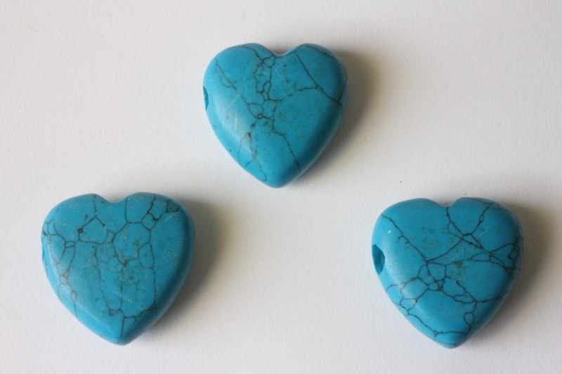 Set of 3 hearts 30mm drilled Rec. turquoise