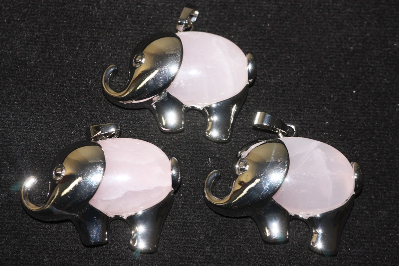 3pcs. Rose quartz pendant elephant / flat