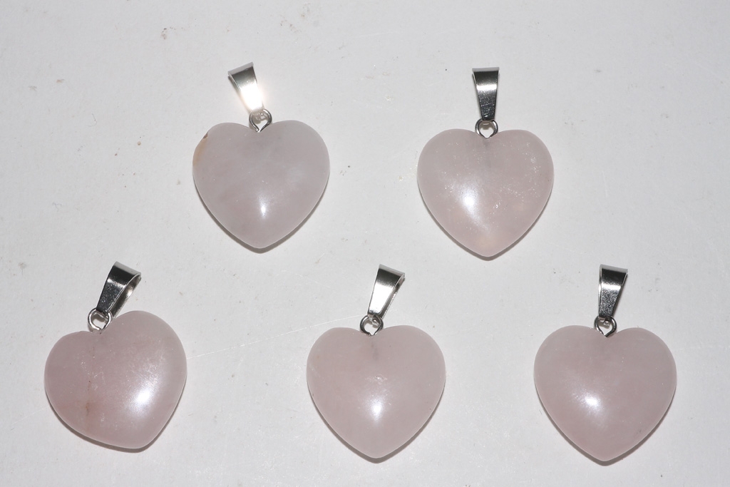 10pcs. Heart pendant 20mm rose quartz