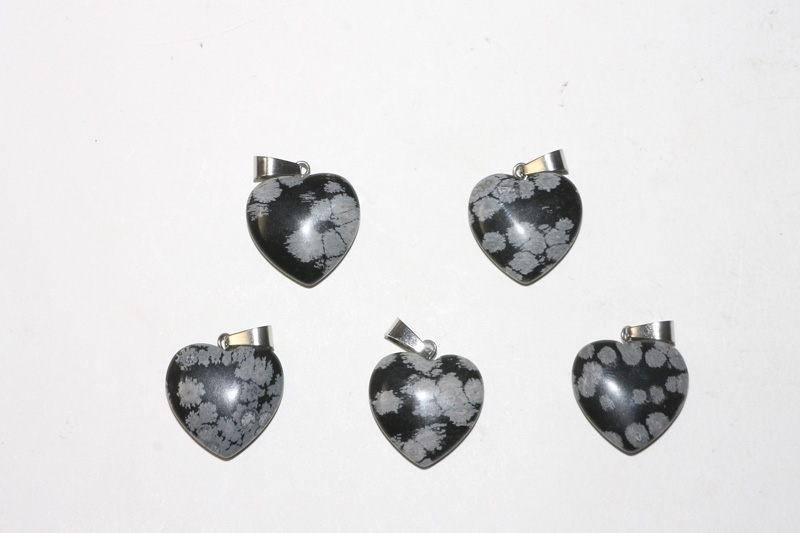 10pcs. Heart pendant 20mm snowflake obsidian