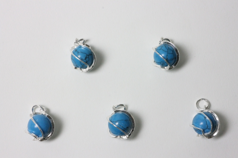 5pcs. Turquoise rec. Spiral ball pendant 10mm