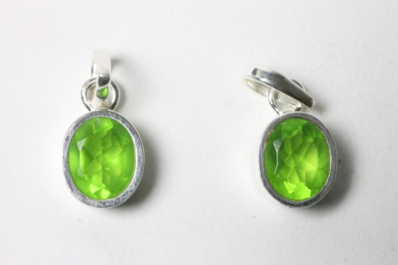 Synthesis (peridot-colored) pendant fac. 925 silver