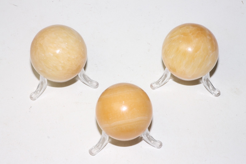 Ball 40mm aragonite yellow