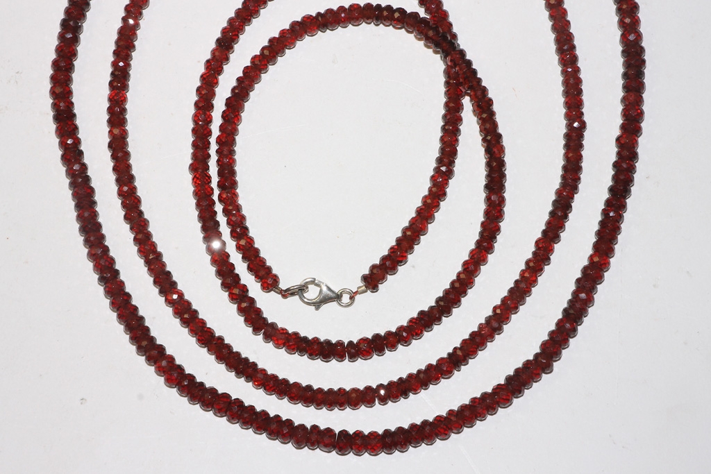 Garnet ball chain fac. A approx. 5mm/45cm