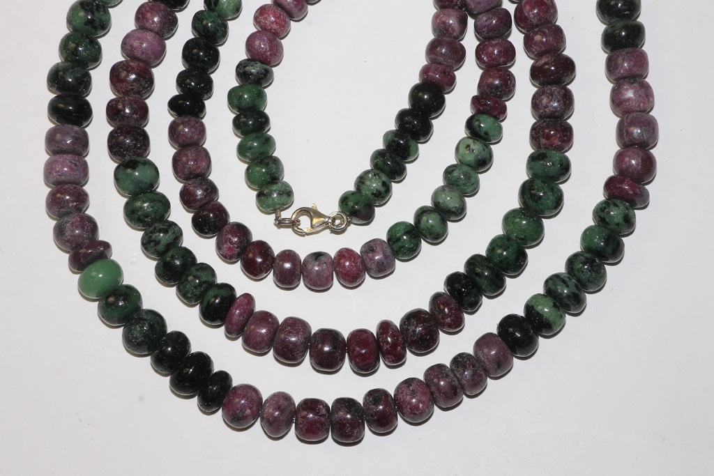 Ruby zoisite chain button approx. 8.5mm/45cm