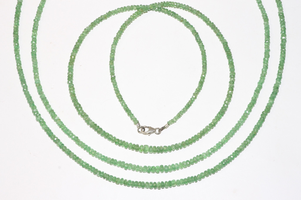 Tsavorite chain button fac. approx. 3.0-3.5mm/45cm