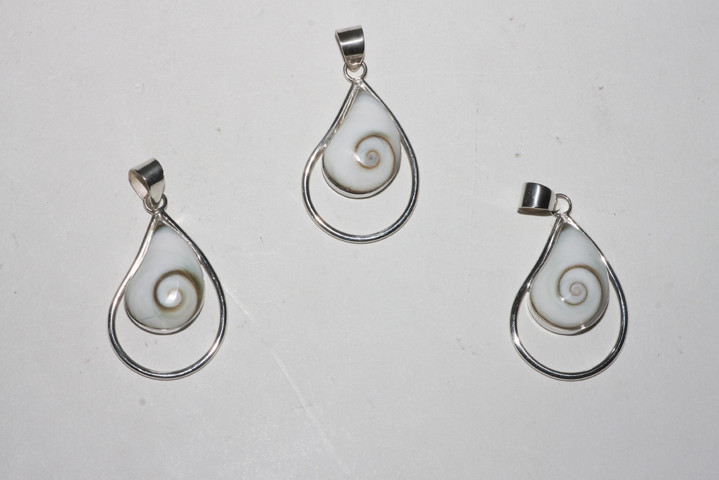 Pendant Operculum drops 925 silver