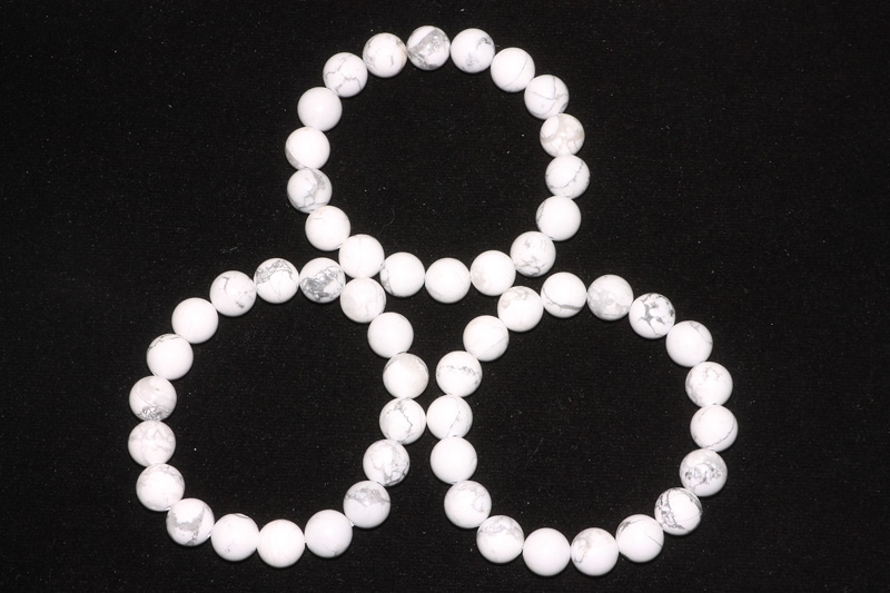 Magnesite Ball Bracelet 10 mm