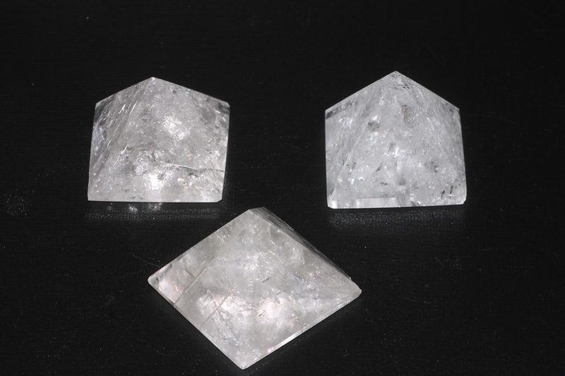 Clear Quartz Pyramid Bras. 50-60 gr.