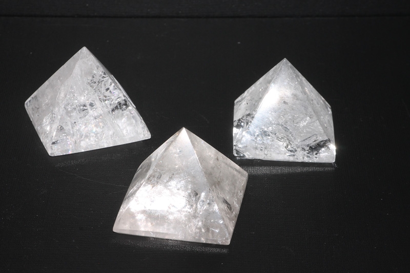 Clear Quartz Pyramid Bras. 80-100 gr.