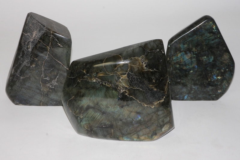 Labradorite polished all around 2200-2600gr