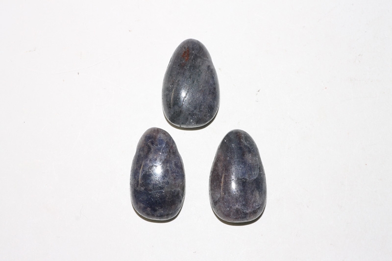 Set of 5 Iolite tumbled stones drilled