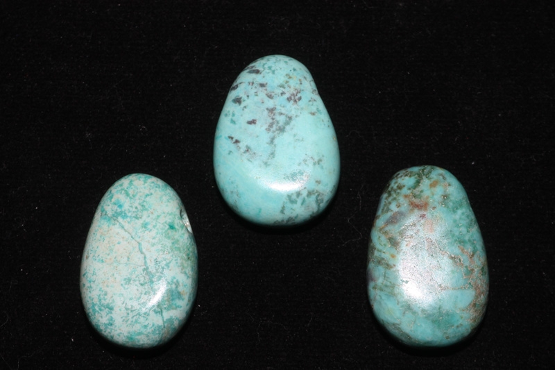 Set of 5 drilled chrysocolla / turquoise tumbled stones