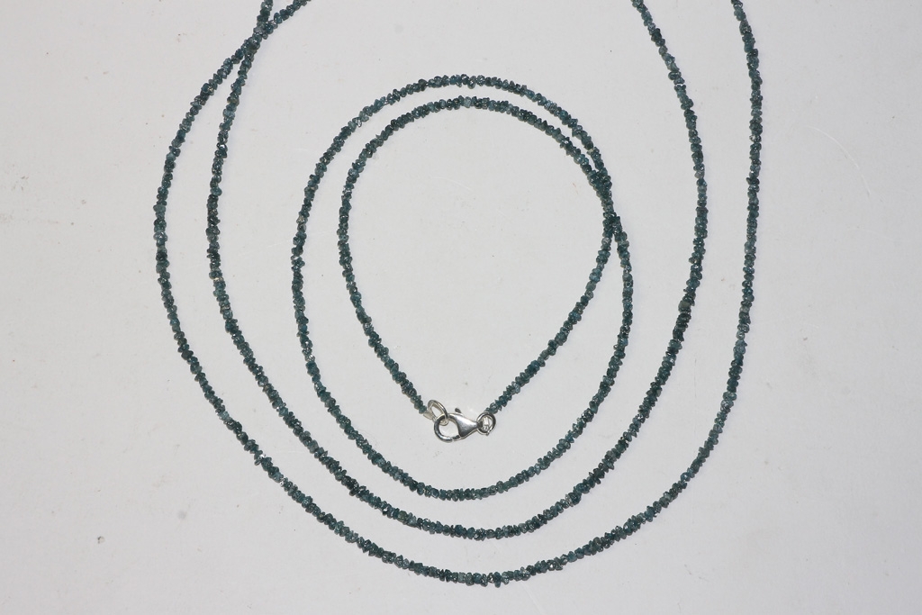 Diamant Kette blau roh 17-18ct. ca.2,6mm/45cm