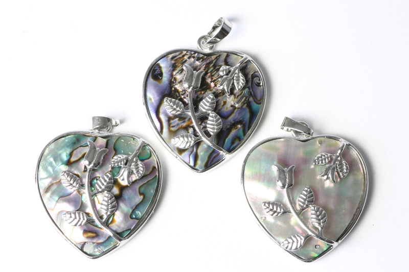 3pcs. Abalone shell pendant heart Rose