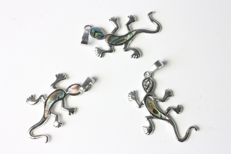 3pcs. Abalone Shell Gecko Pendant