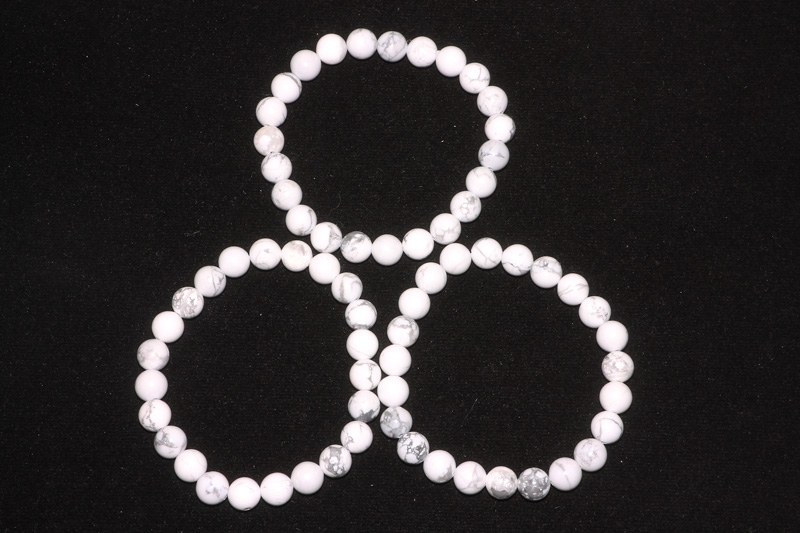 Magnesite ball bracelet 8mm