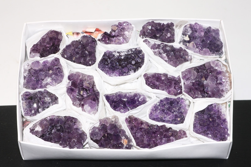 1 Small-Karton Amethyst-Stufen Uruguay A