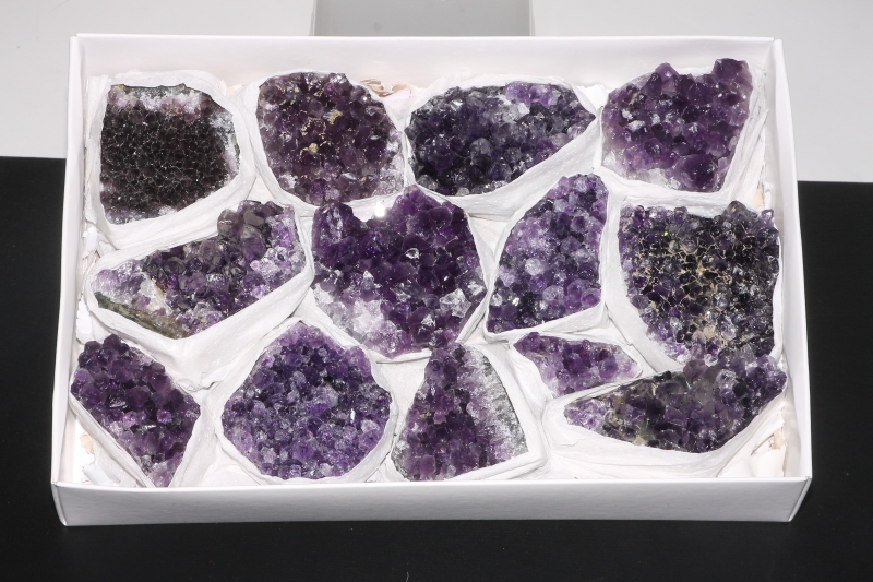 Medium-Flat Amethyst-Stufen Uruguay AA