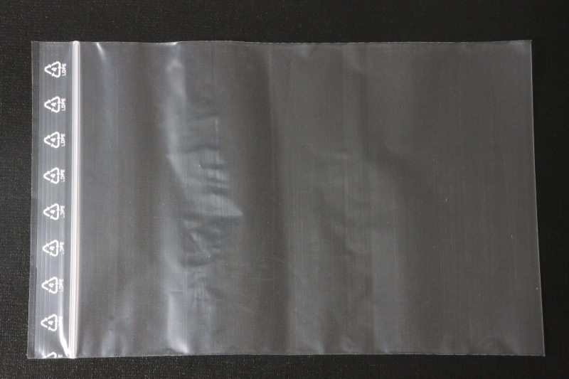 100pcs. Plastic bags with snap closure, 150x220mm