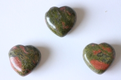 Set of 3 hearts 30mm drilled Unakit