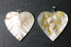 Mother of pearl pendant Heart