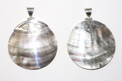 Shell pendant / silver round approx.55mm