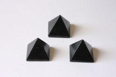 Shungite pyramid 30mm