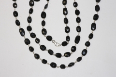 Silver chain with fac onyx