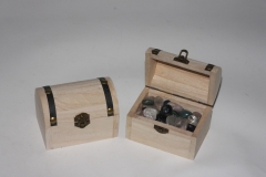 Set of 12 treasure chests small with 0.25kg drummers each