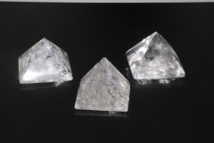 Clear Quartz Pyramid Bras. 60-80 gr.