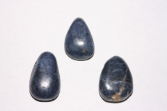 Set of 5 Disthen tumbled stone drilled