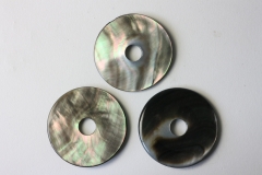 Set of 3 mother-of-pearl 40mm donuts