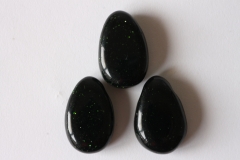 Set of 5 green sandstone synthetic tumbled stones drilled