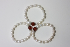 Bracelet SW. cultured pearl with carnelian ball